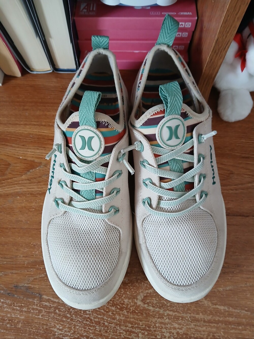 Hurley Women's Castaic Casual Sneakers